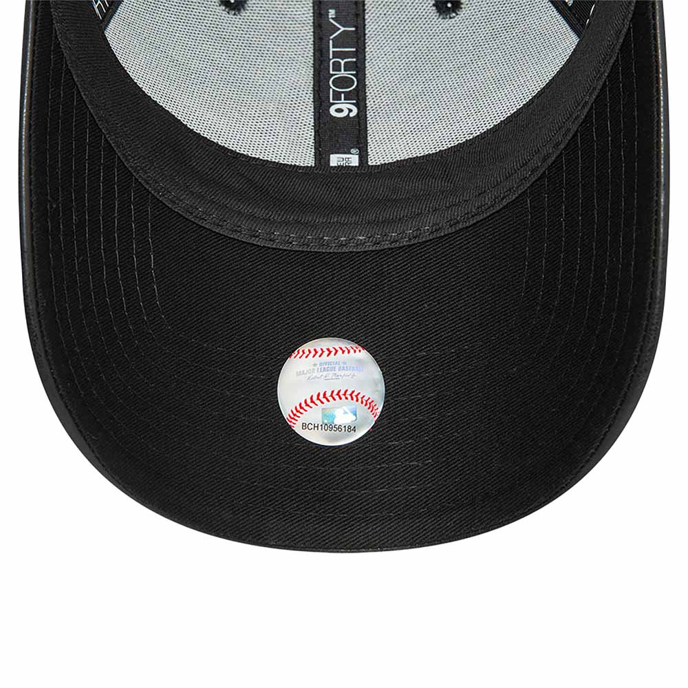 NEW YORK YANKEES FAUX LEATHER BLACK 9FORTY ADJUSTABLE CAP